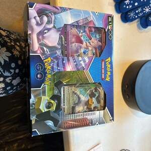 Pokemon TCG Pokemon GO V Battle Deck Mewtwo vs. Melmetal